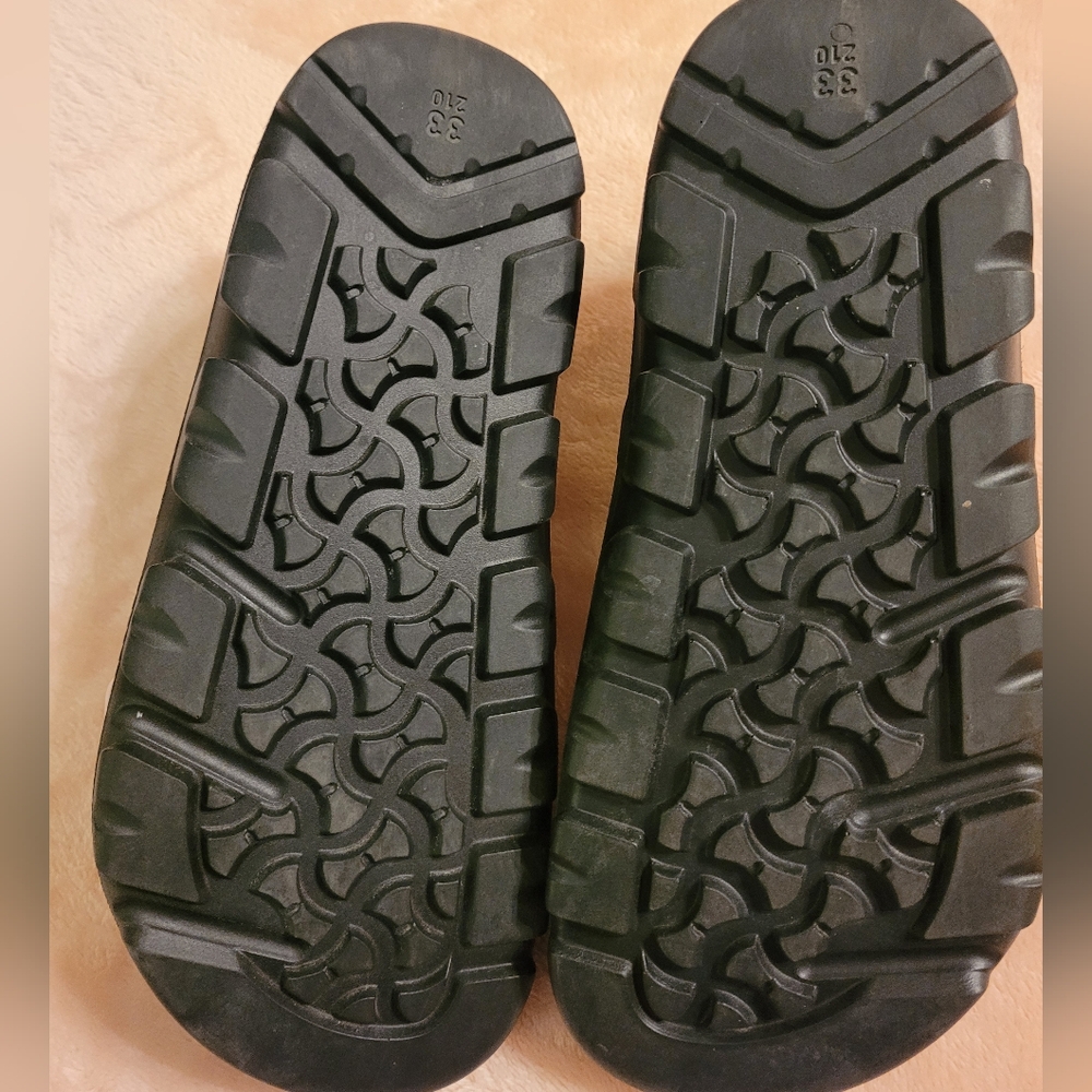 Girls Birkenstock Sandals Pale Pink & Black. EUC. Size 33/US Size 1 - 1.5 - Picture 3 of 4